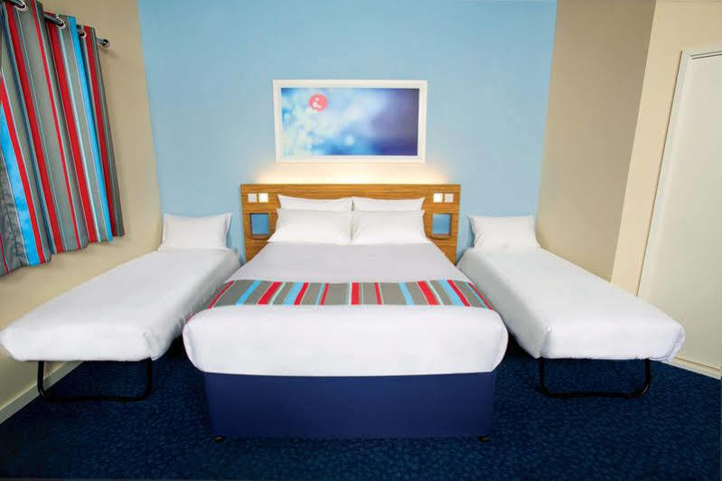 Travelodge London Woolwich Exterior photo